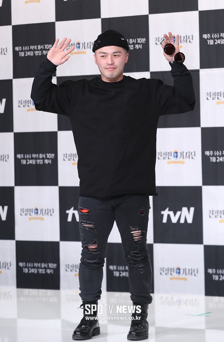 [포토S] 포즈 취하는 래퍼 마이크로닷