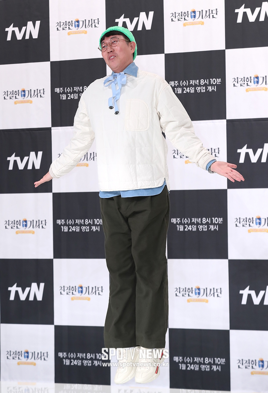 [포토S] 김영철, 공중부양 기사단