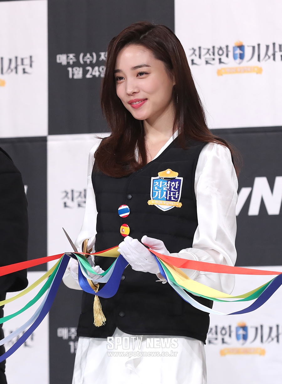 [포토S] 윤소희, 가위를 든 미녀