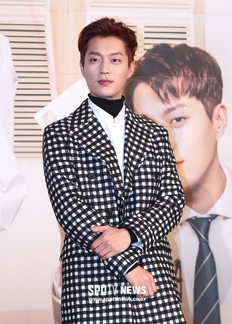 [포토S] 포토월에 오른 윤두준