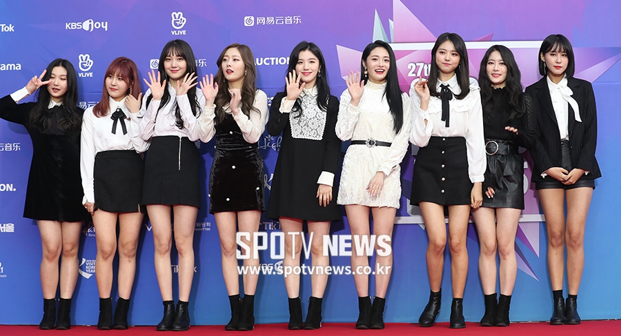 [포토S] 프리스틴, 강추위에도 포기할 수 없는 미니스커트