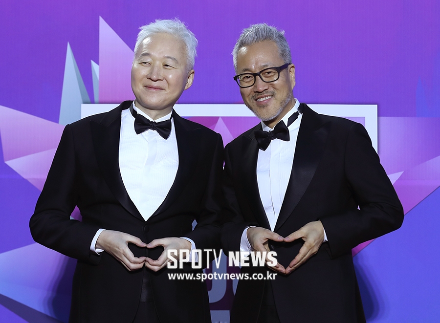 [포토S] 봄여름가을겨울, 전설들의 손하트