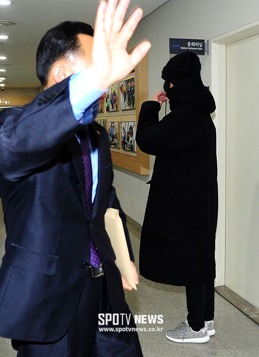 [포토S] 빅뱅 탑, 완전 무장하고 용산구청 첫 출근