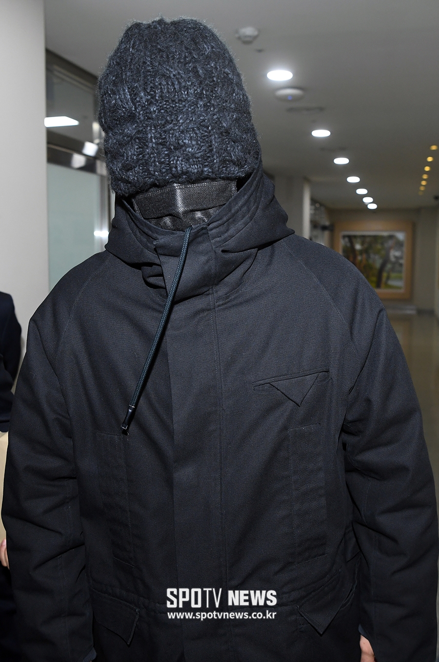 [포토S] '첫 출근' 탑, '앞은 보이나?'
