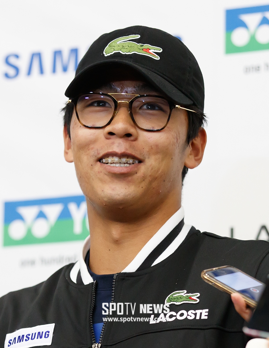 [포토S] 미소 지으며 인터뷰 하는 정현
