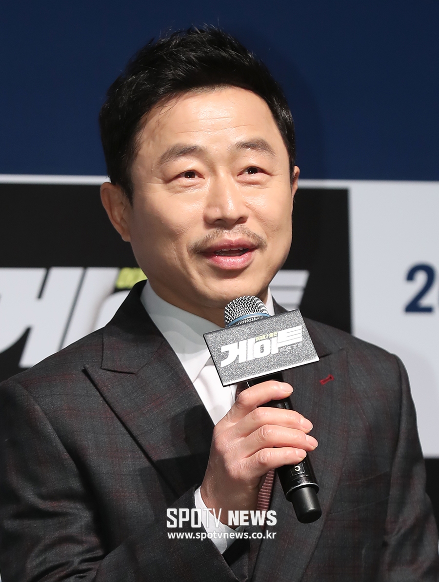 [포토S] 인사하는 배우 이문식