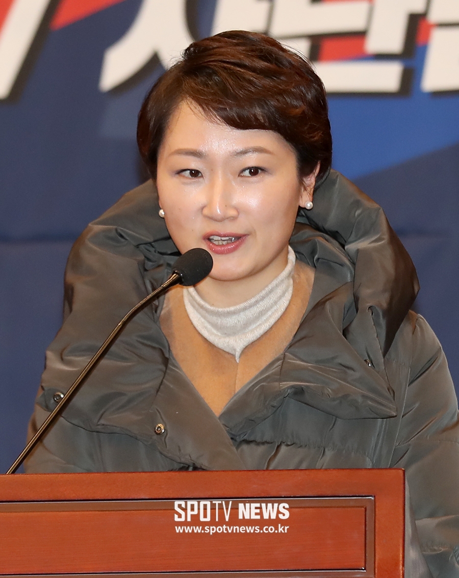 [포토S] 축사하는 이언주 의원