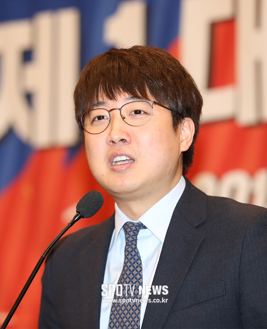 [포토S] 취임사 하는 이준석 총재