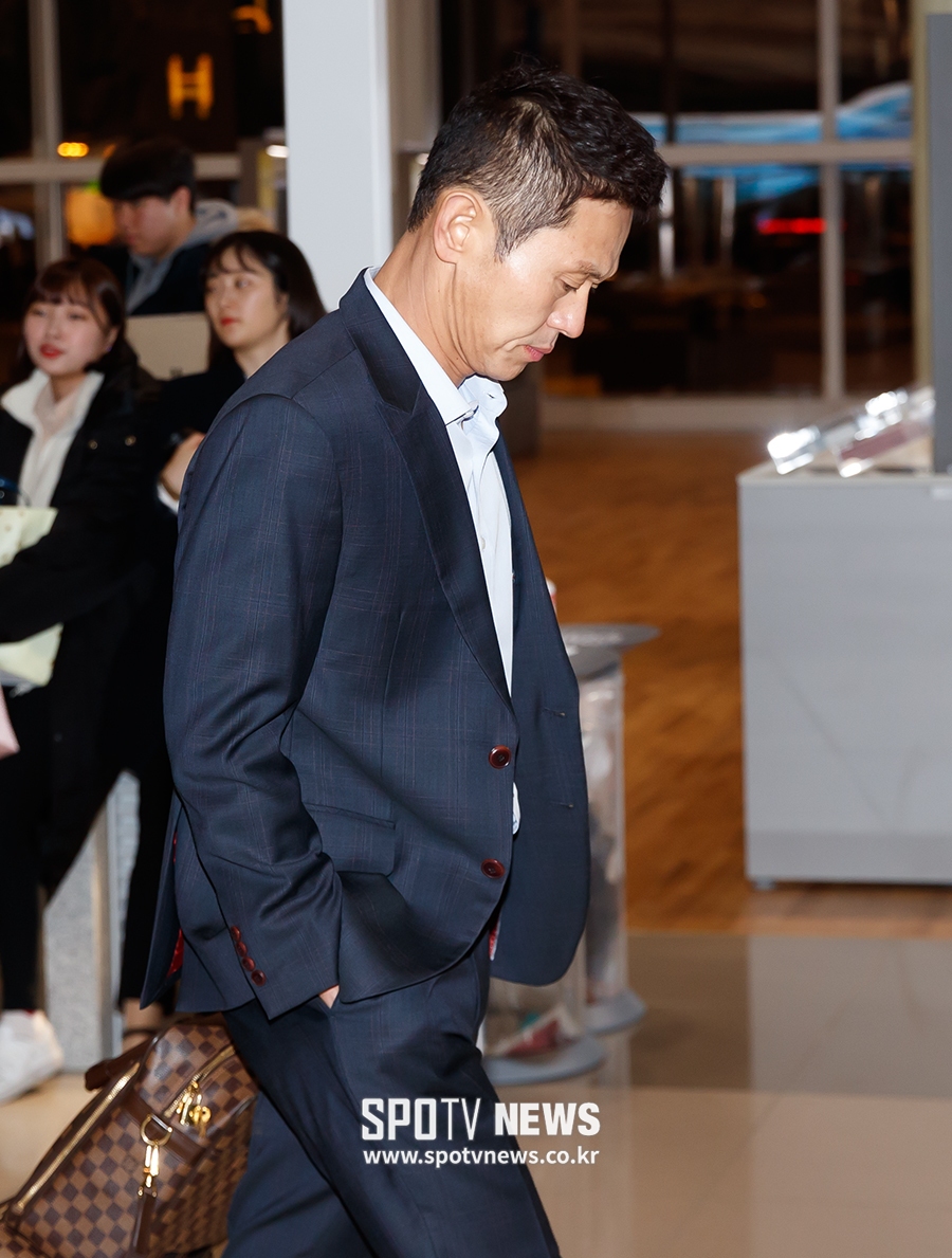 [포토S] 박경완 코치, 전지훈련 고심