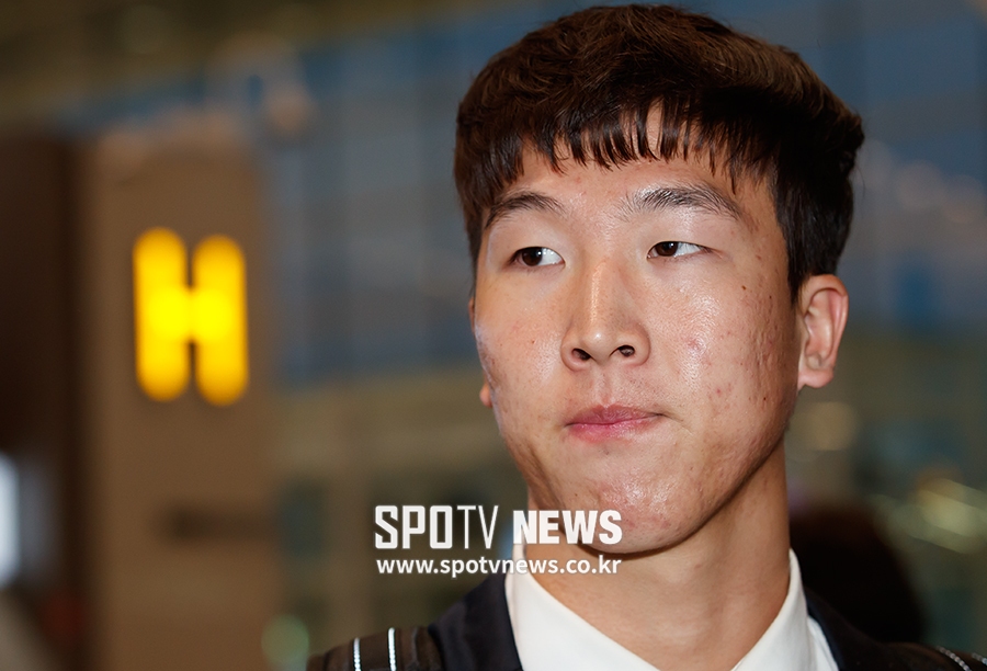 [포토S] 인터뷰 하는 최항
