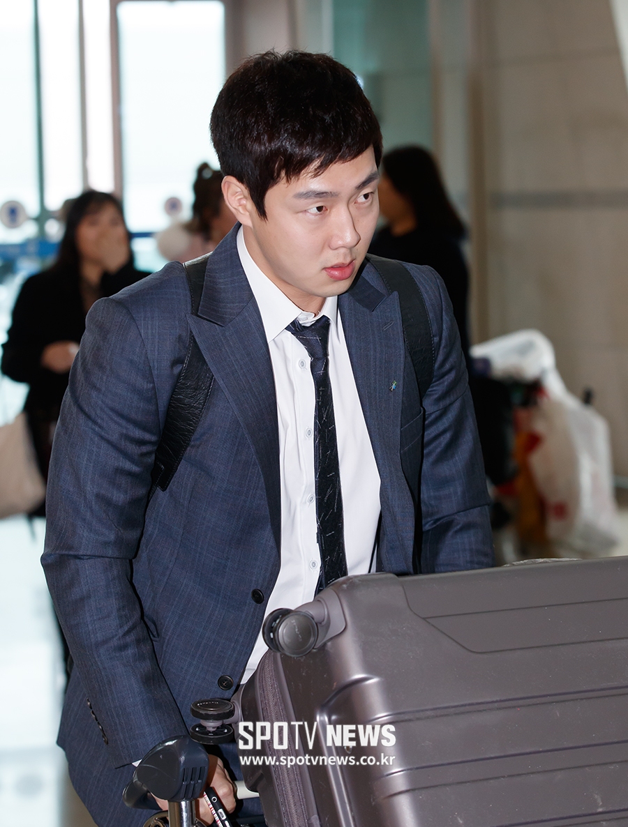 [포토S] 박건우, 독기 품고 전지훈련 출발