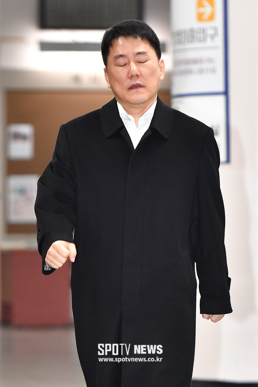 [포토S] 이장석 대표, 두 눈 감은 채