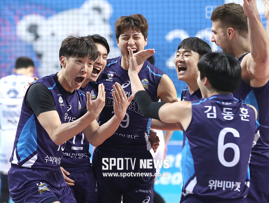 [포토S] 우리카드, '삼성 잡고 3연승 가즈아~'