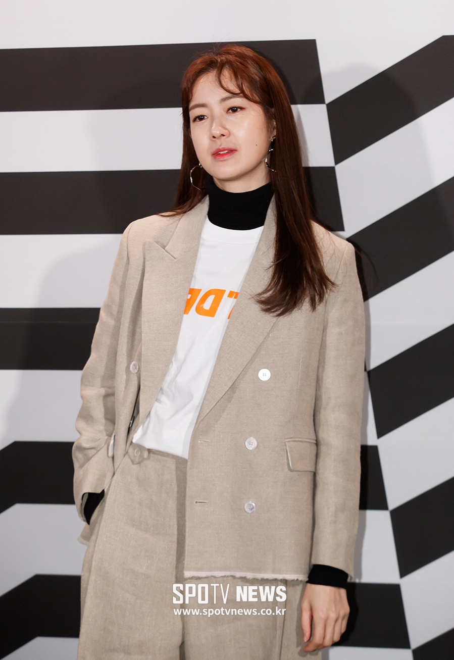 [포토S] 이요원, 개성 넘치는 패션