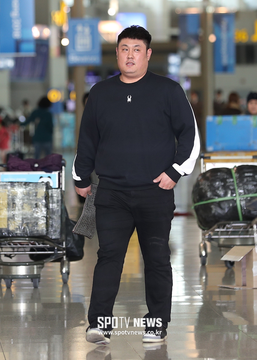 [포토S] '15kg 감량' 최준석, 날렵해진 얼굴선
