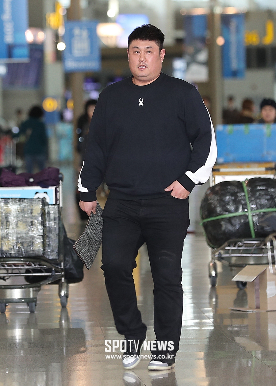 [포토S] '15kg 감량' 최준석, NC 전지훈련 합류