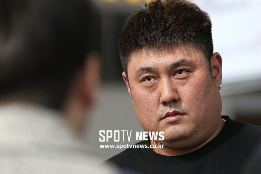 [포토S] NC 최준석, "1군 생존이 첫 목표"