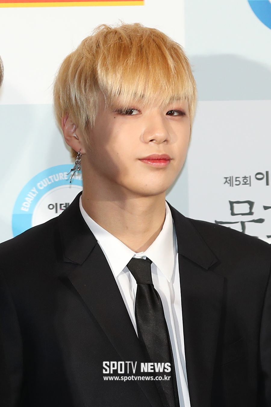 워너원 측 "강다니엘·육지담 친분 이유로 생성된 루머, 강경 대응"