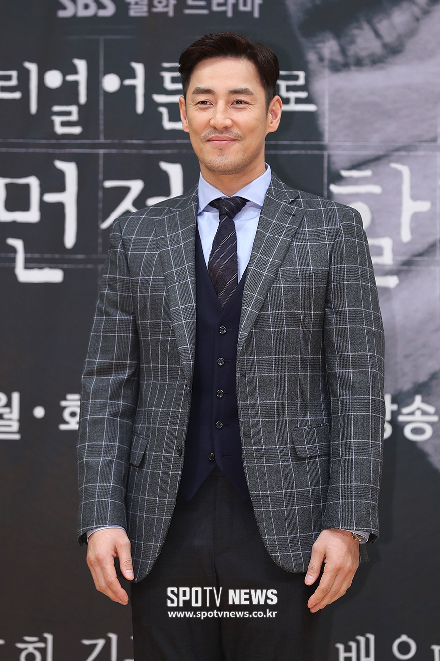 [포토S] 포즈 취하는 배우 김성수