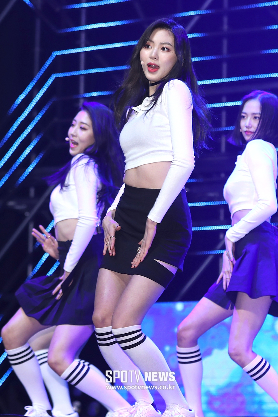 [포토S] CLC 권은빈, 복근 뽐내며