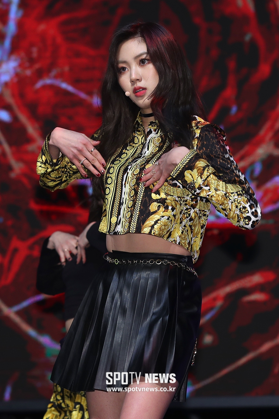 [포토S] CLC 권은빈, 블랙홀 무대