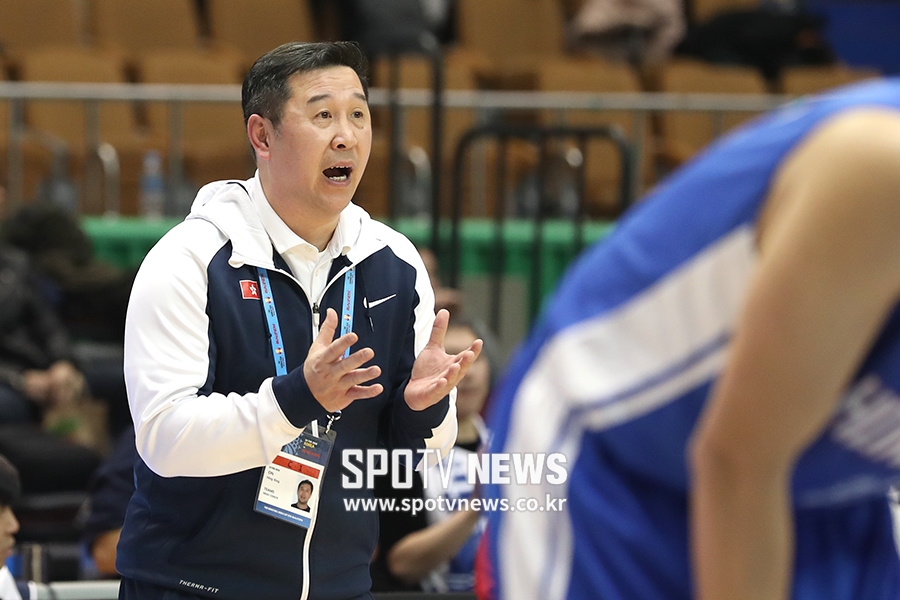 [포토S] 작전 지시 내리는 홍콩 온힝킹 감독