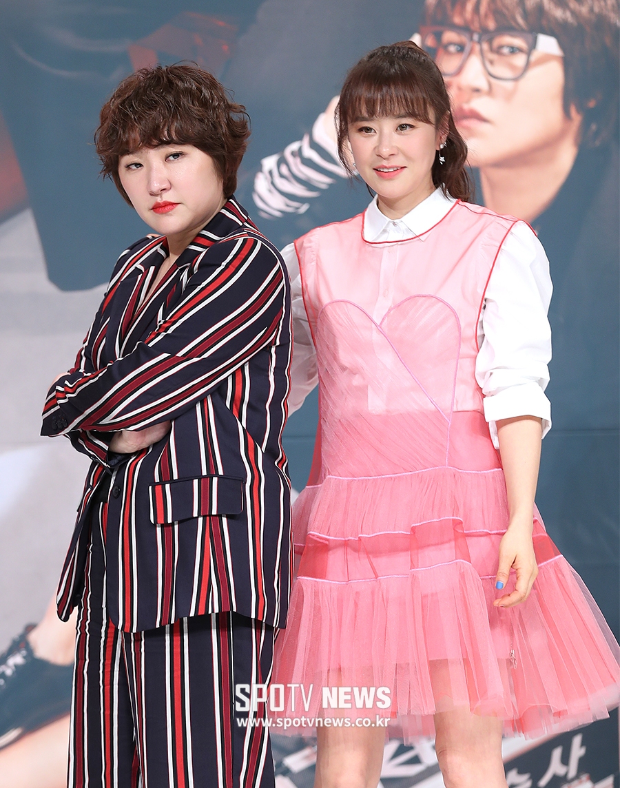 [포토S] 김현숙-최강희, 상반되는 패션
