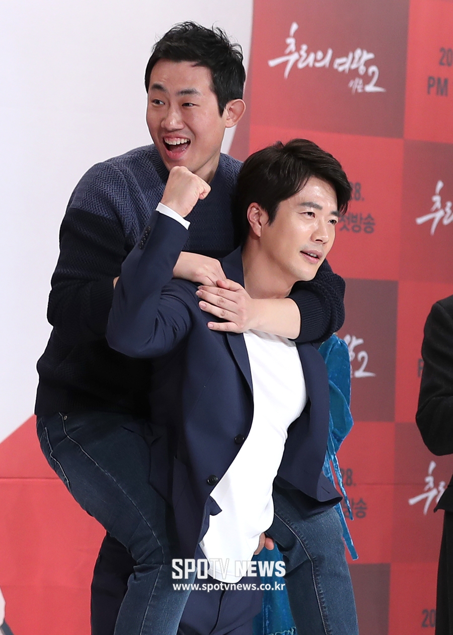 [포토S] 최윤석 PD 업은 권상우