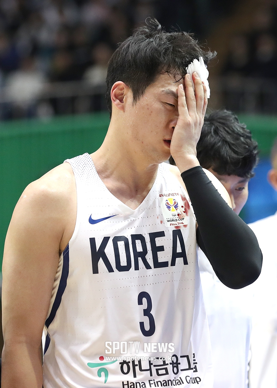 [포토S] 부상 당한 이정현