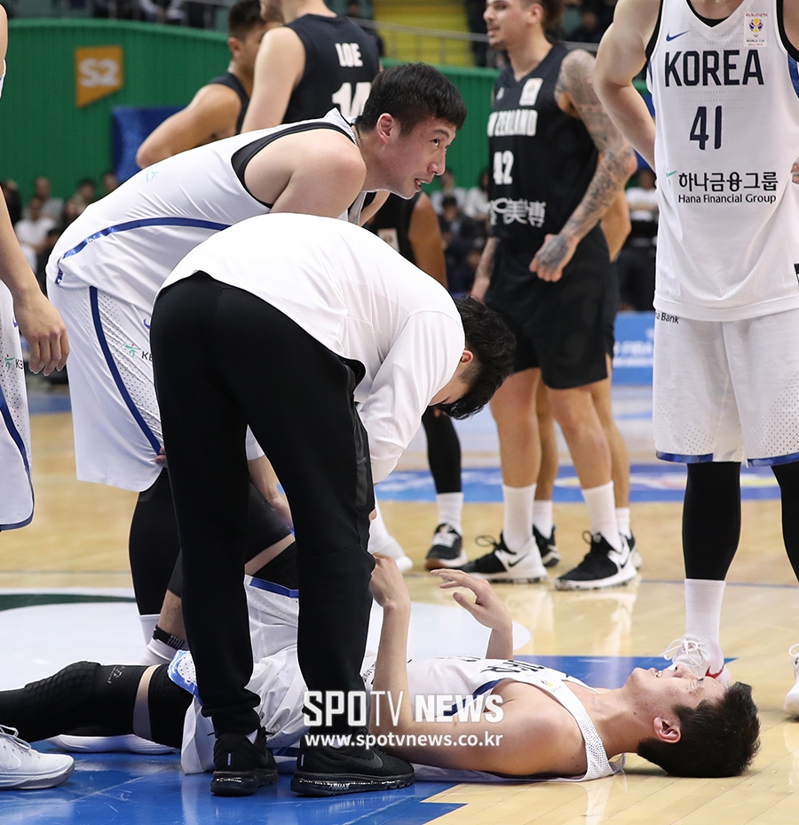 [포토S] 고통스러워하는 전준범