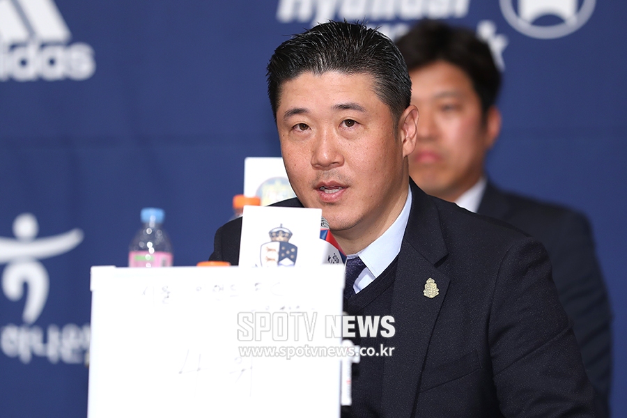 [포토S] 서울 이랜드 인창수 감독, 4위가 목표