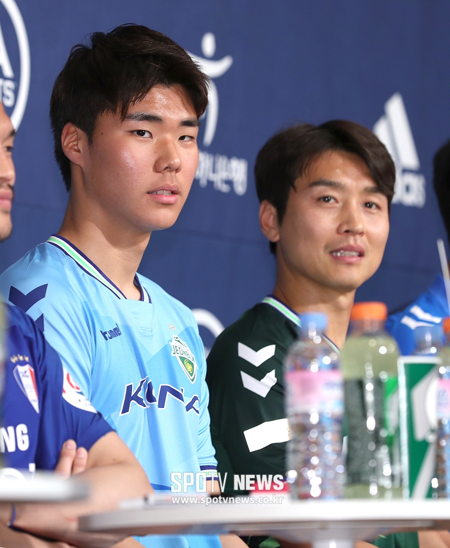 [포토S] 송범근-이동국, 18살 차이 선후배
