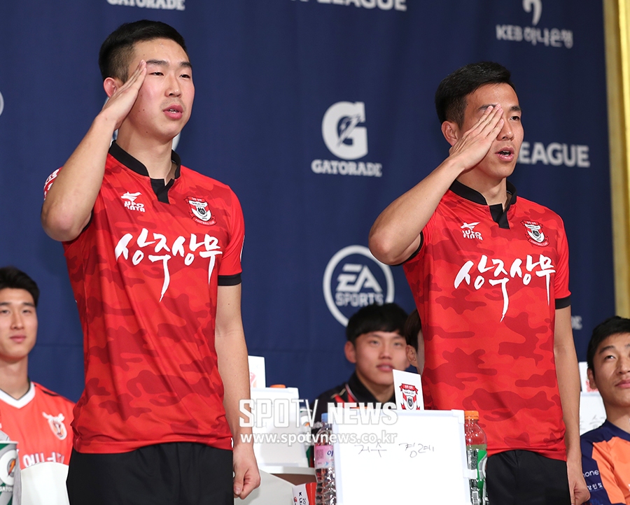 [포토S] 윤빛가람-여름, 군인다운 세리머니!