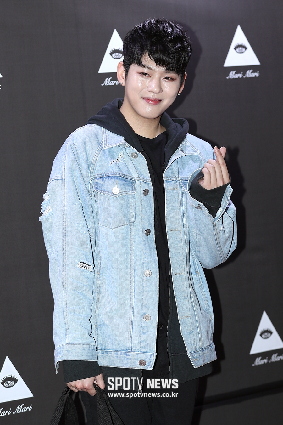 [포토S] 빅플로 론, 수줍게 애교 하트