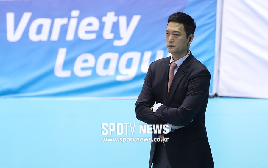 [포토S] 김상우 감독, 냉정한 눈빛