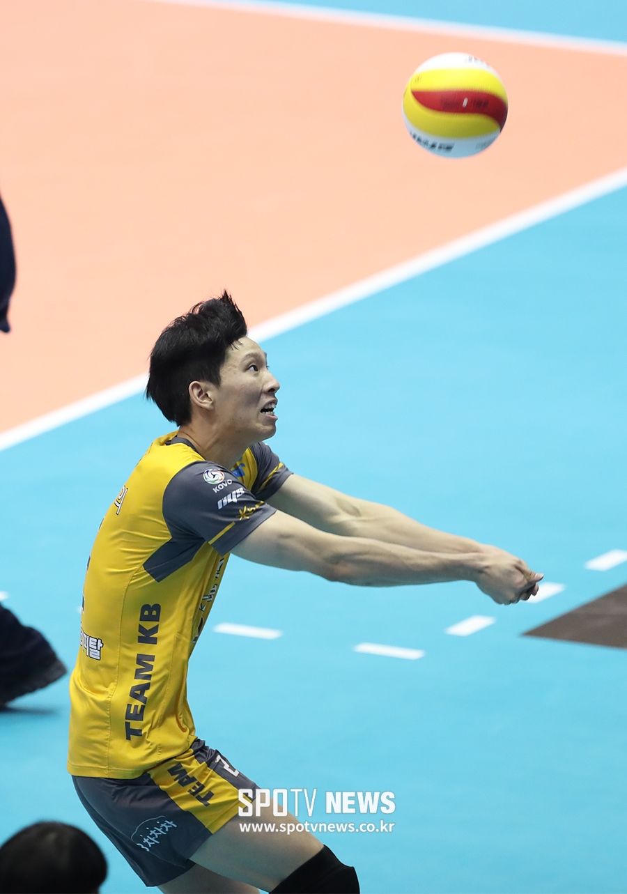 [포토S] 황택의, '끈질기게'