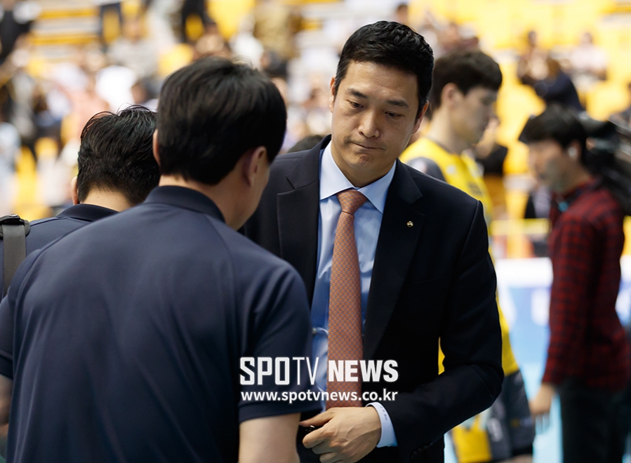 [포토S] 김상우 감독, '힘겨운 연패를 끝내고'