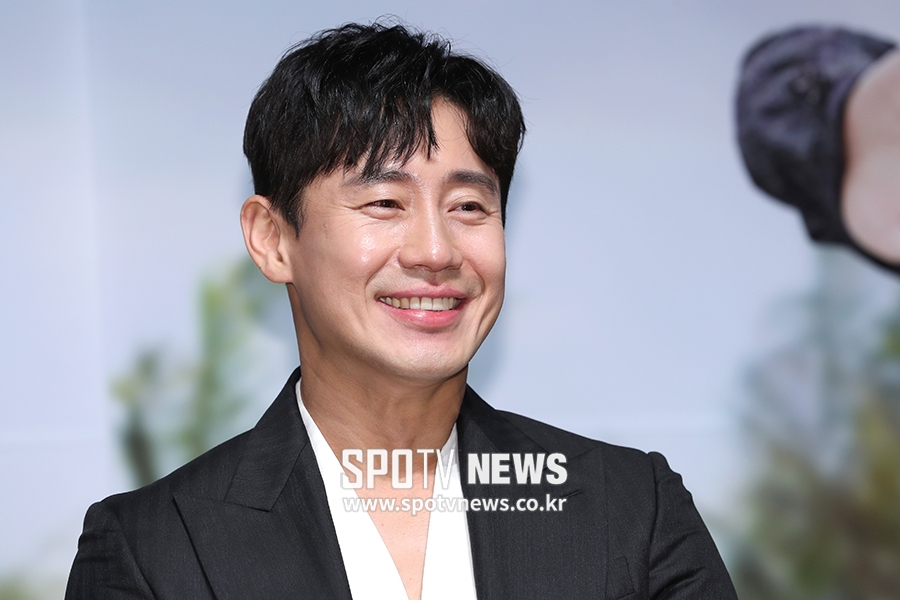 [포토S] '신하균표 동굴 미소'