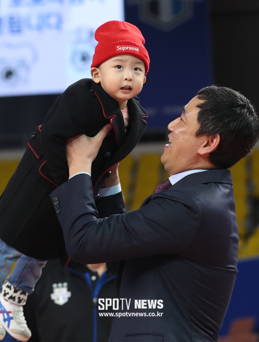 [포토S] 최태웅 감독, '문시호 좀 안아보자'