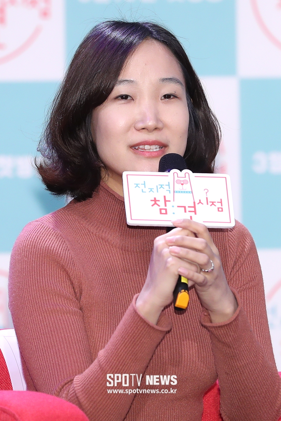 [포토S] 인사말 하는 강성아 연출