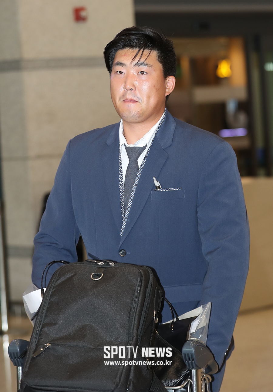 [포토S] 김세현, '운동 열심히 해 옷이 커졌어요'