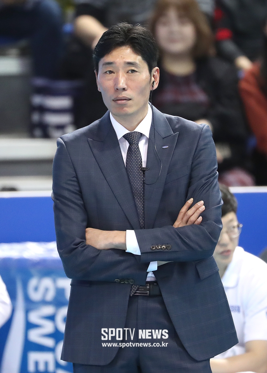 [포토S] 전원 백업 기용한 신진식 감독