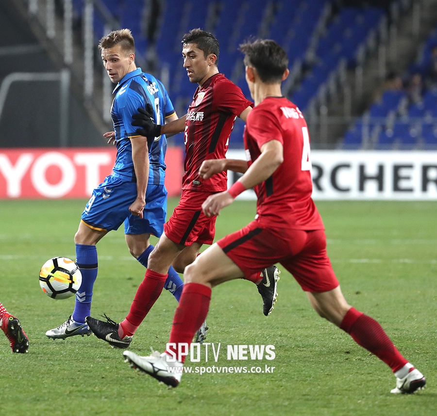 [포토S] 힐패스 시도하는 오르샤