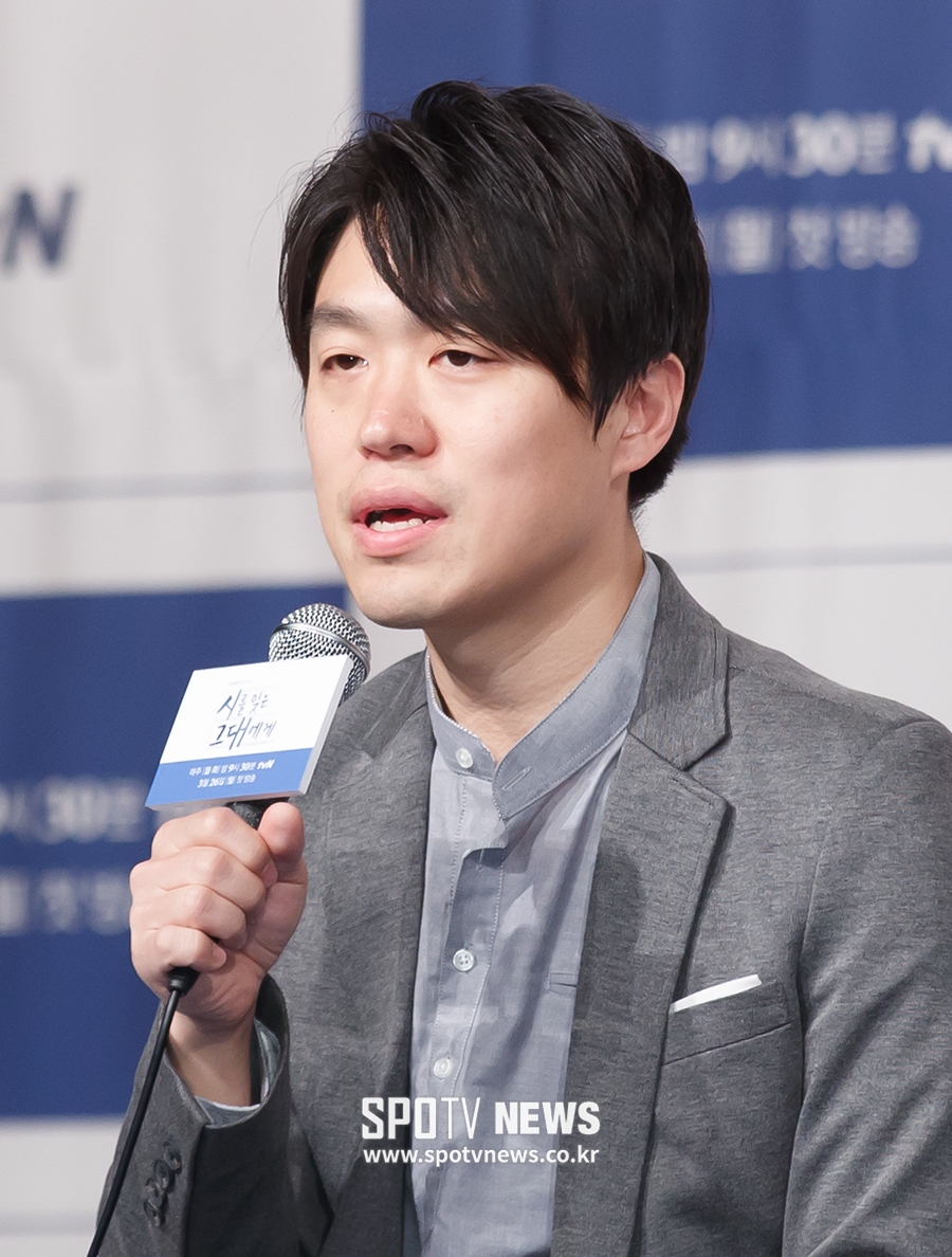 [포토S] 인사하는 한상재 PD