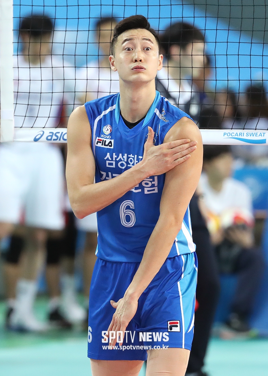 [포토S] 사인 보내는 세터 황동일