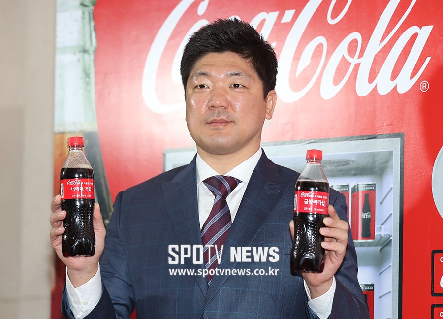[포토S] 이용 총감독, '금빛 리더십'