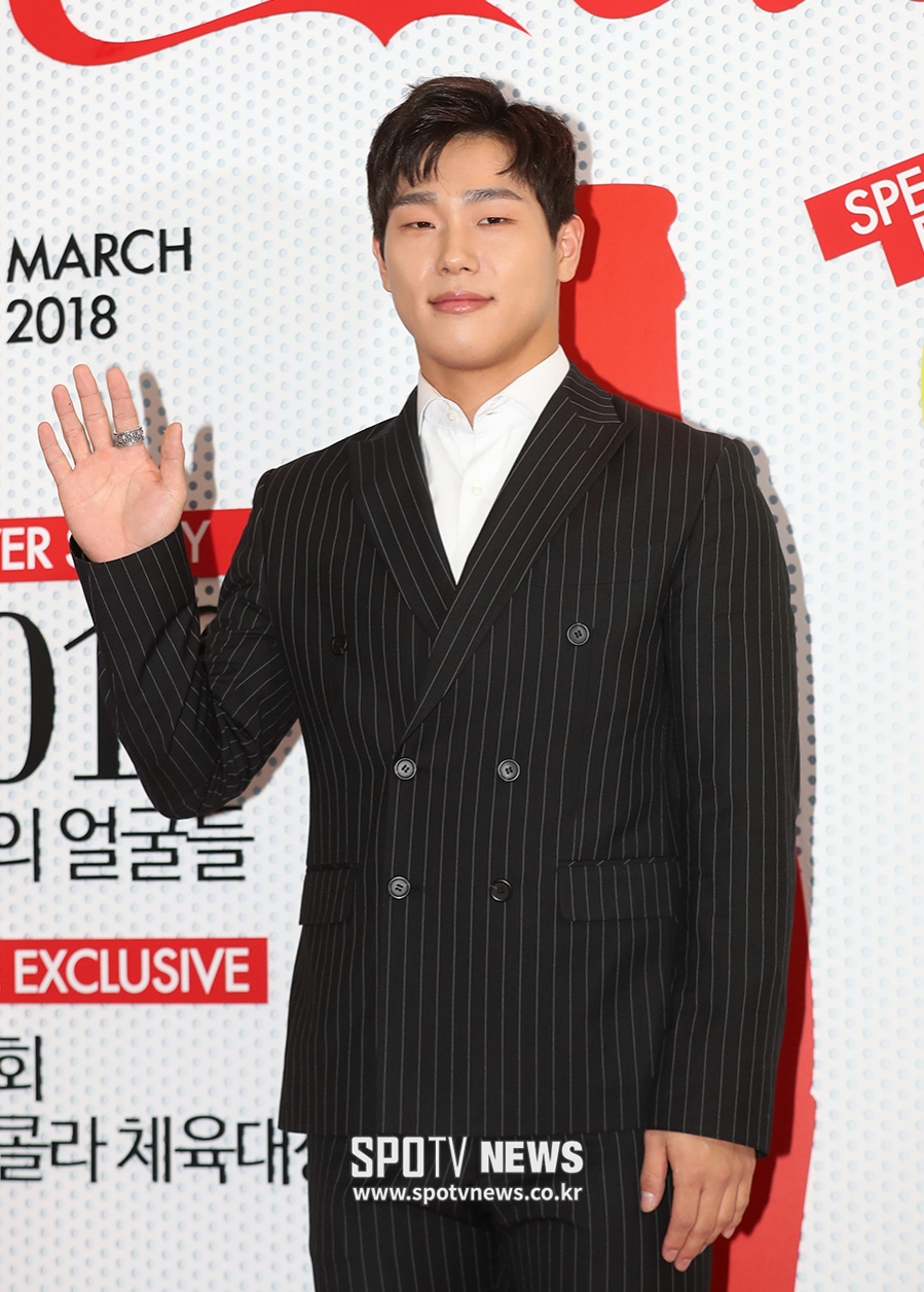 [포토S] 포즈 취하는 스켈레톤 윤성빈