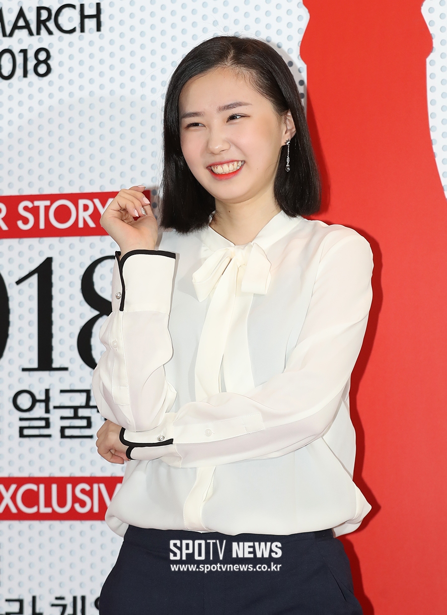 [포토S] 포즈 취하는 김예진