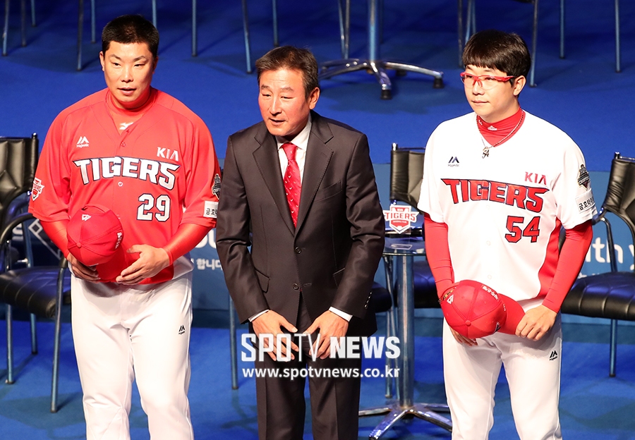 [포토S] 인사하는 KIA 타이거즈