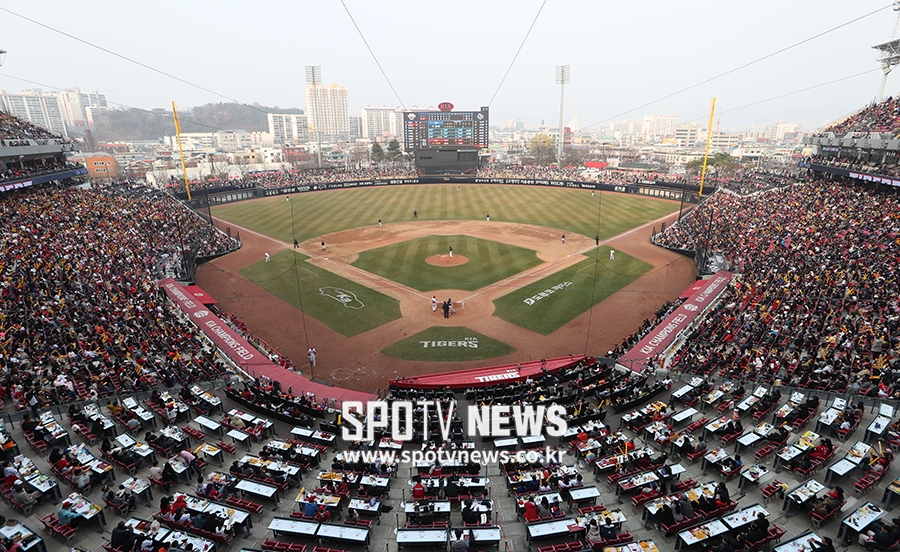 [포토S] KIA 타이거즈, 3년만에 홈 개막전 매진